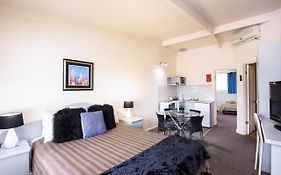Mid City Motel
